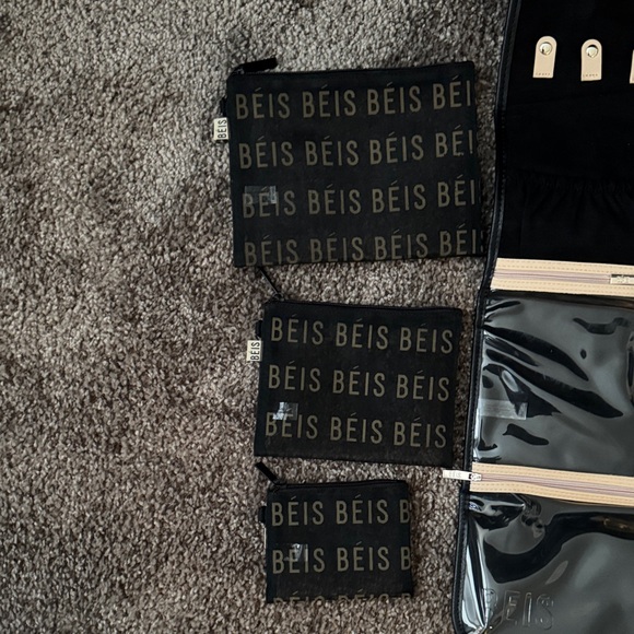 Béis Black & Blush Travel Pouch Set - Picture 2 of 12